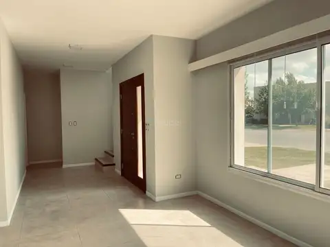 Casa en Alquiler de 3 dormitorios