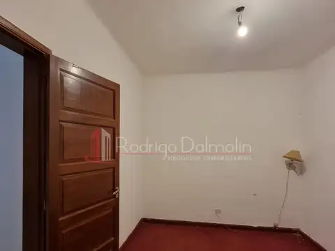 VENDO. Casa céntrica en calle Estrada casi La Rioja. Concord