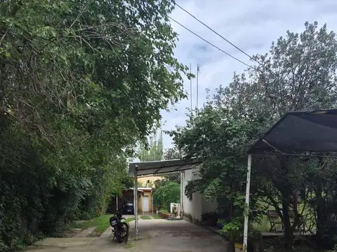 Casa en Venta con 4 cocheras
