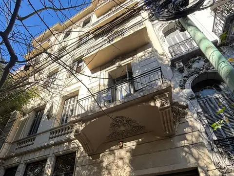 Avenida Hipólito Yrigoyen 2000