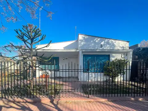 Casa y Galpón en venta zona residencial Tunuyán