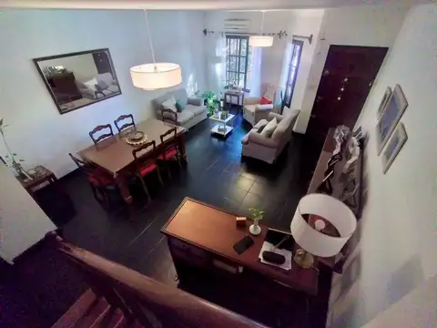 Excelente dúplex 3 dorm playroom jardín garage ¡IMPERDIBLE!