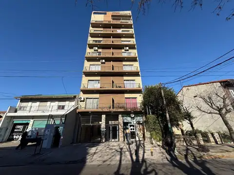 DEPARTAMENTO 2 AMB CON COCHERA - VILLA TESEI CENTRO