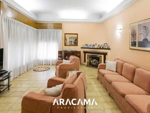 Casa en Venta en Monte Grande, USD 375.000