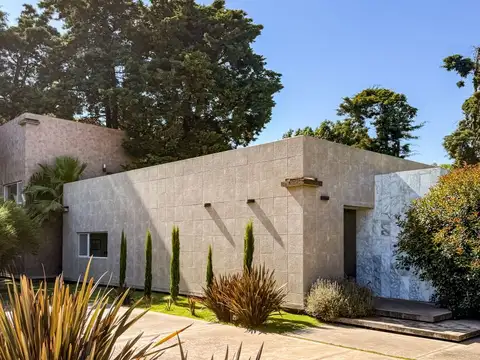 Espectacular casa 7 ambientes en Pinguinos