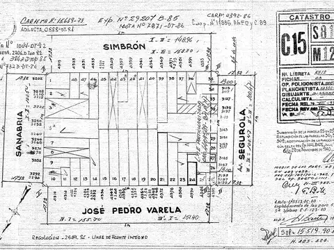 Excelente terreno en forma de L con gran desarrollo al contrafrente 
