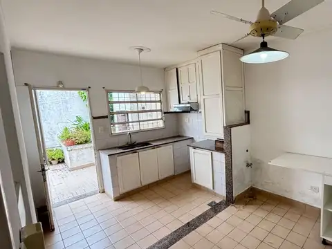 Casa 4 ambientes con 1 baño