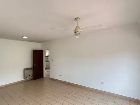 ALQUILER CASA SEMICENTRICA 3 DORMITORIOS Y GARAGE