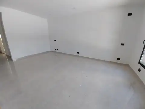 Casa 4 ambientes con 5 baños