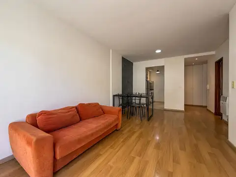 Venta departamento 1 dormitorio con patio de uso exclusivo   cochera doble, Nuestra Sra de Lourdes