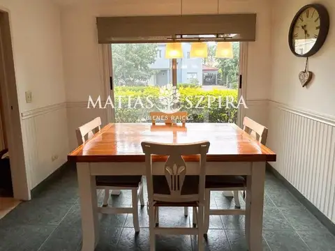 Casa 4 ambientes con 2 baños