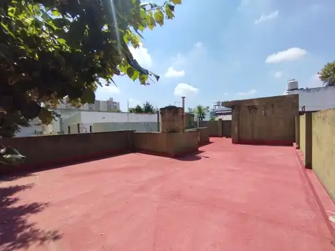 CASA 5 AMBIENTES VENTA FLORES
