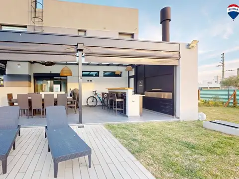 Casa 4 ambientes con 4 baños