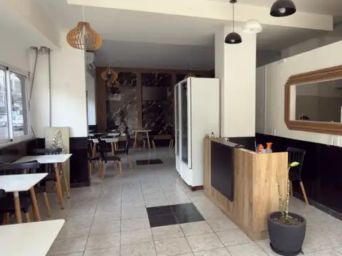 Alquiler Local en esquina de 171 m2 totales con subsuelo