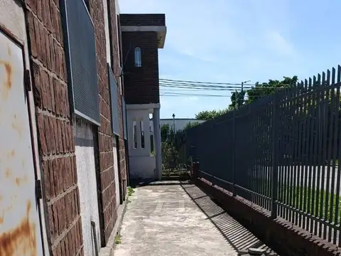 Galpón en alquiler de 650m2  con montacarga ubicado en Loma Hermosa