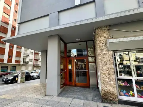 VENTA DEPARTAMENTO 2 AMBIENTES  PATIO  GUEMES 