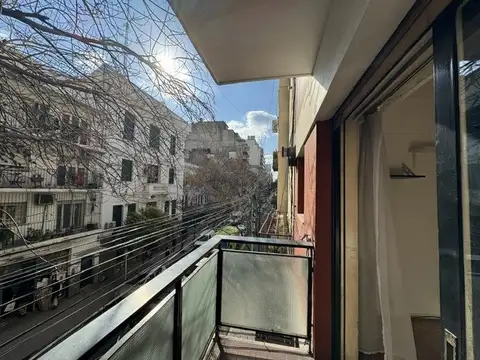 VENTA MONOAMBIENTE AL FRENTE CON BALCON, RECOLETA.-