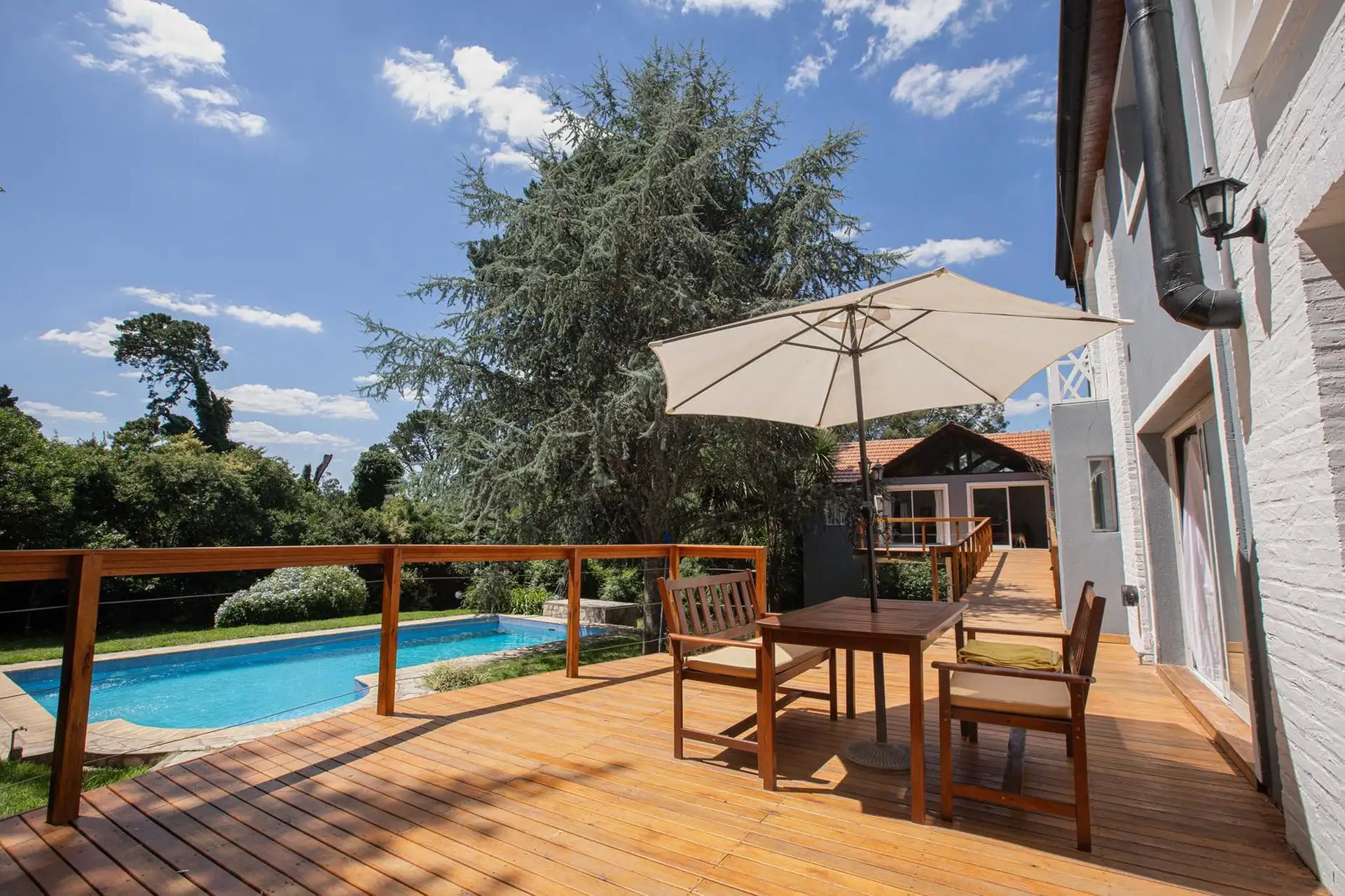 Casa con pileta y quincho en Sierra De Los Padres