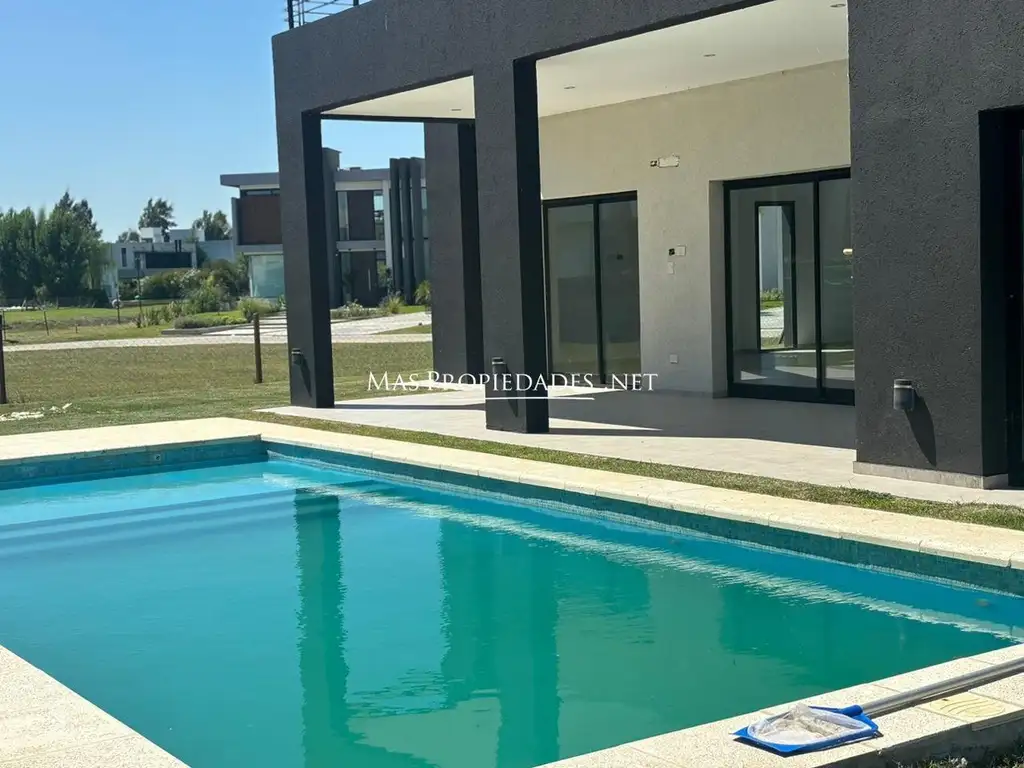 Casa en Venta en Principado Ciudad Nautica