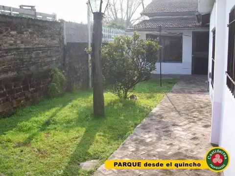 Casa 4 ambientes con 2 baños