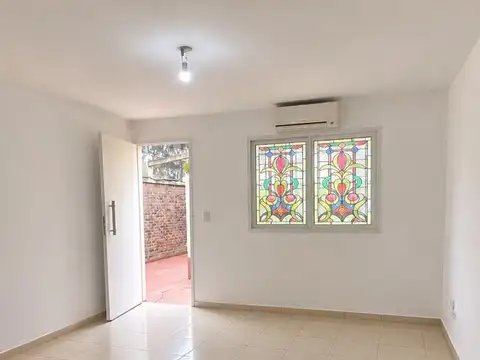 Depto Tipo Casa en Alquiler de 1 dormitorio