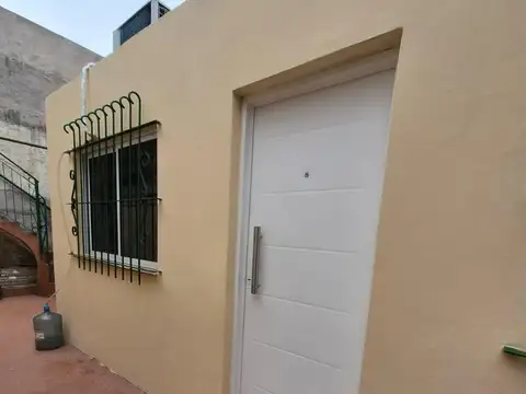 Depto Tipo Casa en Alquiler de 2 ambientes
