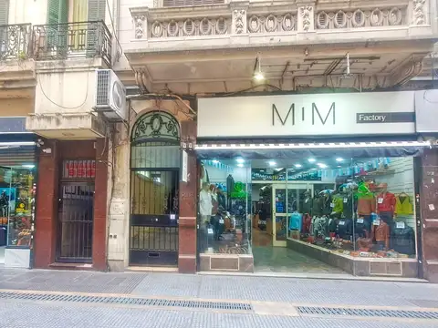 Semipiso clásico, patio doble altura y a metros del Obelisco