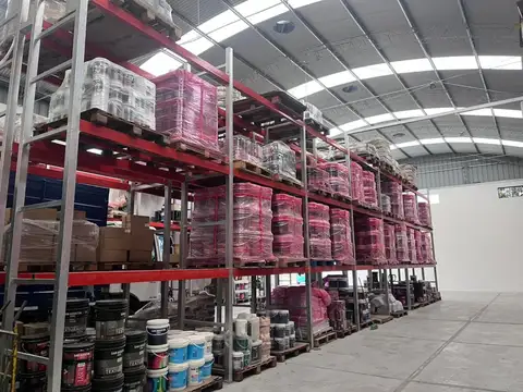 Venta galpón con oficina a mts de Avenida Arenales