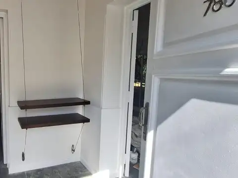 Casa en Alquiler con 2 cocheras