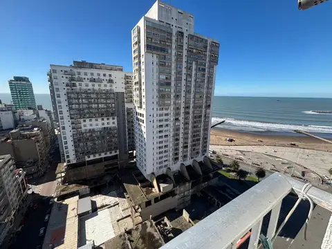 Venta o Alquiler Departamento 2 ambientes . Balcón al frente y Vista al Mar.
