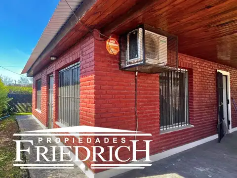 Casa en Venta con 2 cocheras