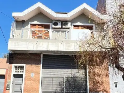 Venta casa con galpon y piscina