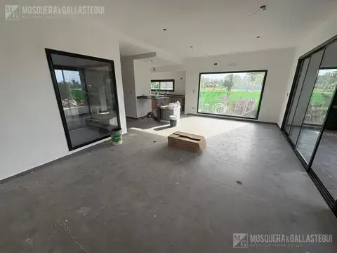 Casa en Venta en Pilar Del Este - Santa Sofia, USD 190.000