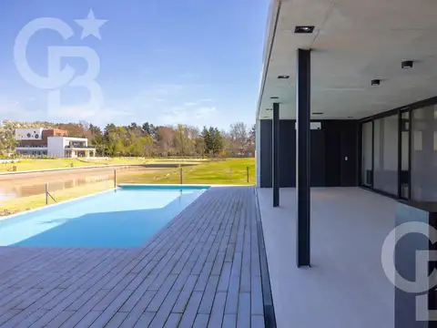 Casa Monoambiente con 4 baños
