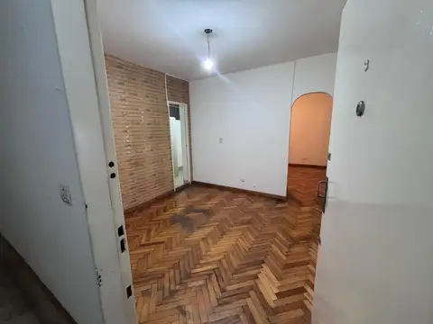 Dpto 2amb en alquiler en planta baja con patio y lavadero. Apto profesional
