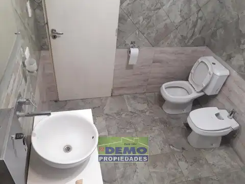 Casa 3 ambientes con 1 baño
