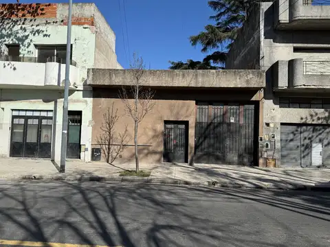 Venta Casa 4 Ambiente en Lote 370m2 Av. Roca y Av. Gral. Paz Villa Lugano