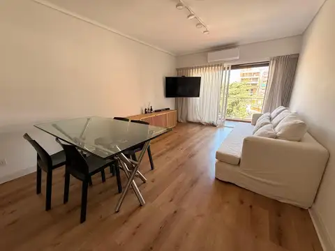 Bucarelli 2400, Piso 4