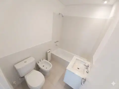 Casa en Alquiler con 2 cocheras
