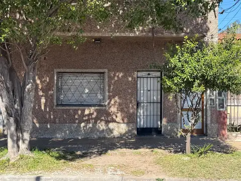 PH 3 ambientes muy amplios en planta alta a metros de Ruta 8