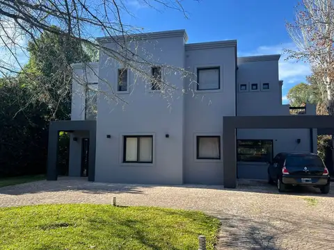 Casa en Venta con 1 cochera