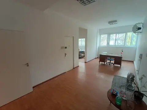 DEPOSITO OFICINAS CONSULTORIOS 3 PISOS ZONA UADE