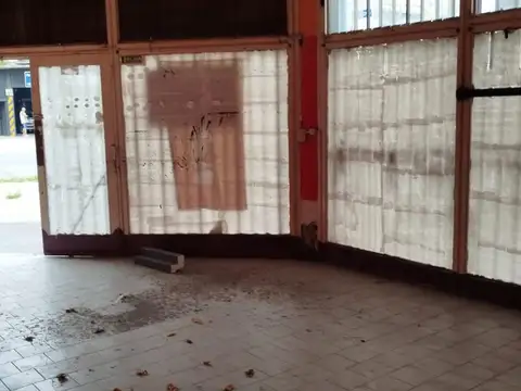 Local en Alquiler en Villa Luzuriaga, $ 550.000