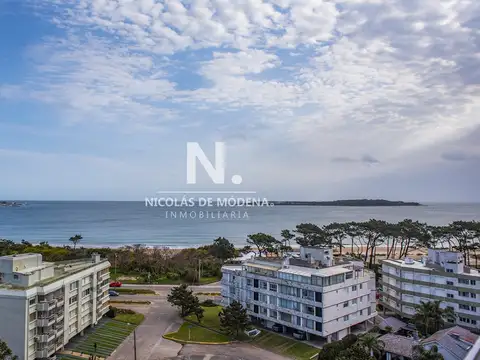 Sea and Forest 3 dormitorios en venta a pasos del mar, playa mansa 