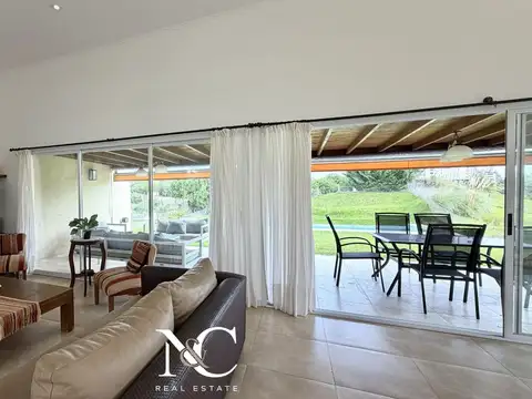 Casa en Venta en Costa Esmeralda, USD 240.000