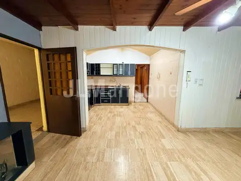 Casa 3 ambientes con 1 baño