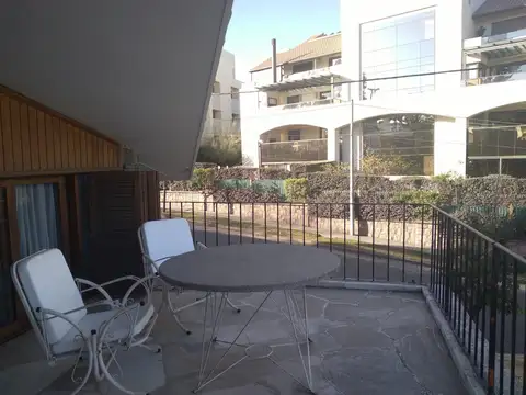 ¡Venta! Casa en Cerro de las Rosas - ¡Con Escritura! ¡Apto Crédito! Ideal Coworking