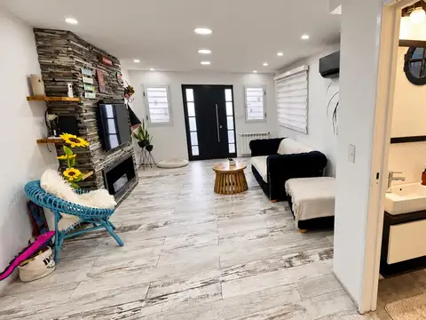 Depto Tipo Casa en Venta en Villa Adelina, USD 210.000
