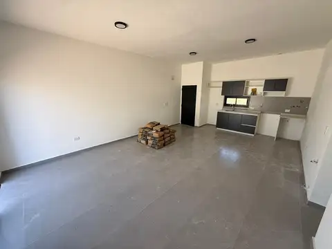 Casa 4 ambientes con 1 baño