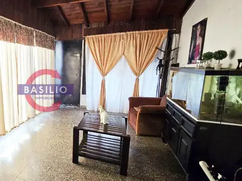 VENTA CASA 4 AMBIENTES CON GRAN JARDÍN, PARRILLA Y PILETA – MALVINAS ARGENTINAS